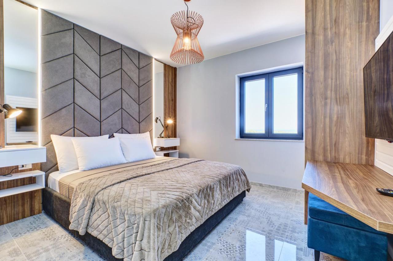 Luxury Apartments มาลีโลชินจ์ ภายนอก รูปภาพ