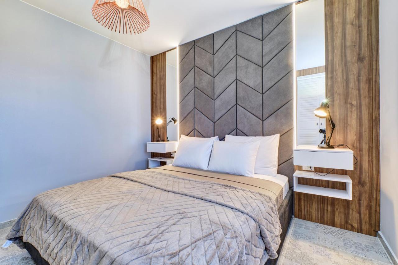 Luxury Apartments มาลีโลชินจ์ ภายนอก รูปภาพ
