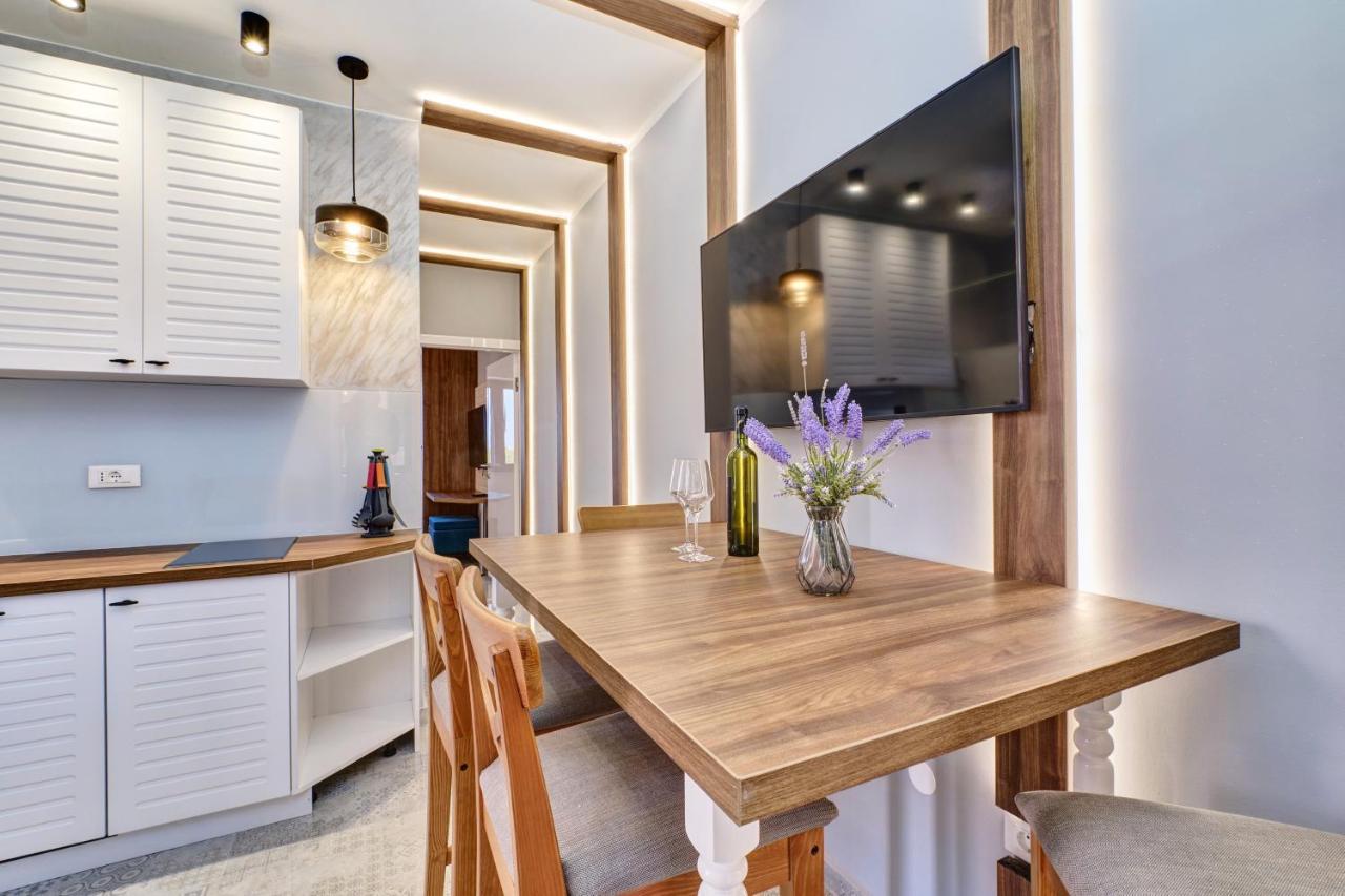 Luxury Apartments มาลีโลชินจ์ ภายนอก รูปภาพ