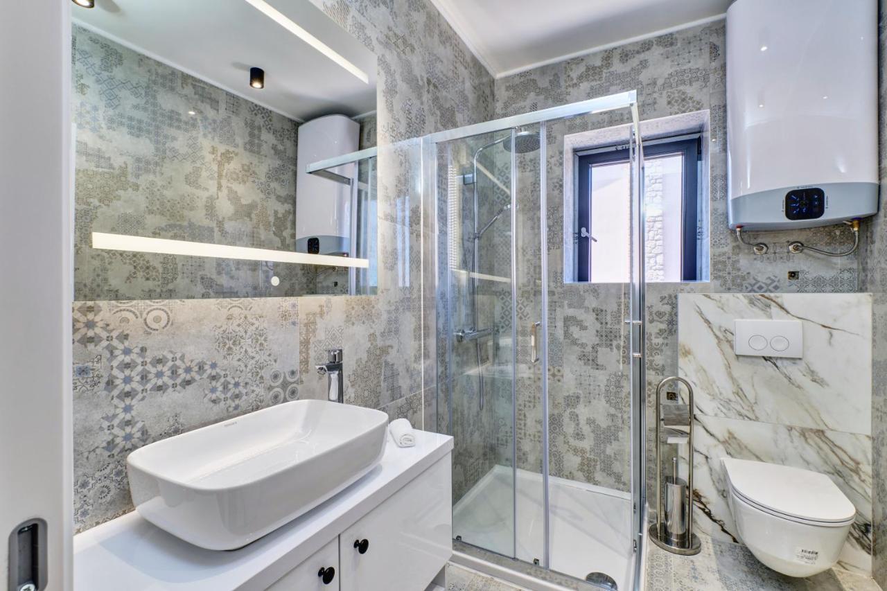 Luxury Apartments มาลีโลชินจ์ ภายนอก รูปภาพ